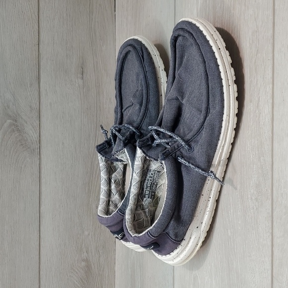 Hey Dude Mens Wally Chambray Blue Mirage Loafer Slip on shoes sz 10 - Picture 1 of 11